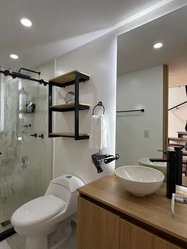 Lovely 1BR Apartment in Chic