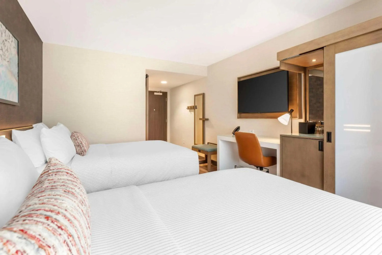 Cambria Hotel Denver Downtown RiNo