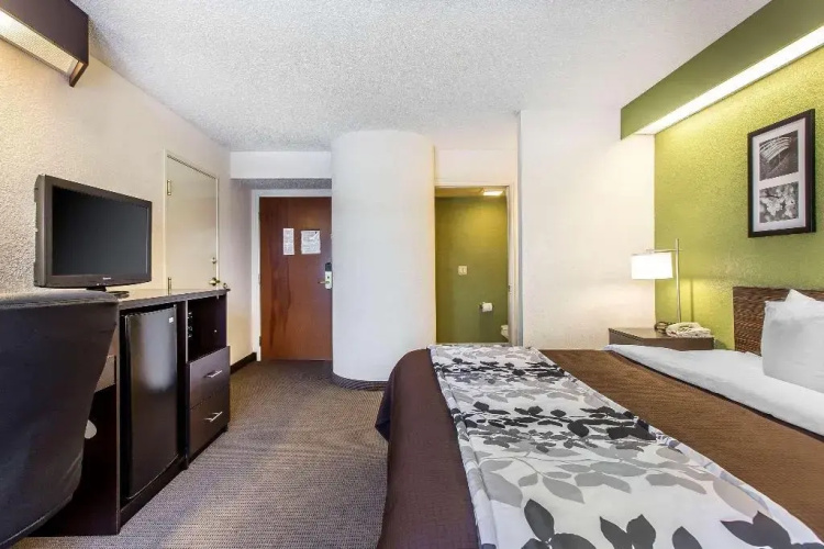Sleep Inn & Suites