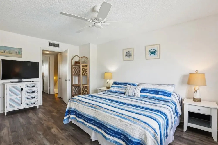 Beachfront Luxe Epic Ocean Views Sleeps 6