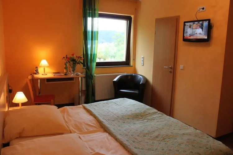 2 Bedrooms Standard Quadruple Family room