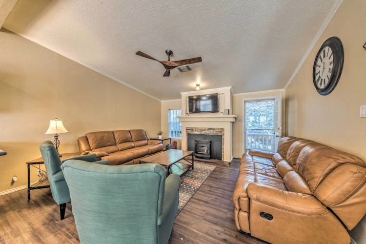 Cozy Cloudcroft Cabin w/ Deck & Gas Grill!