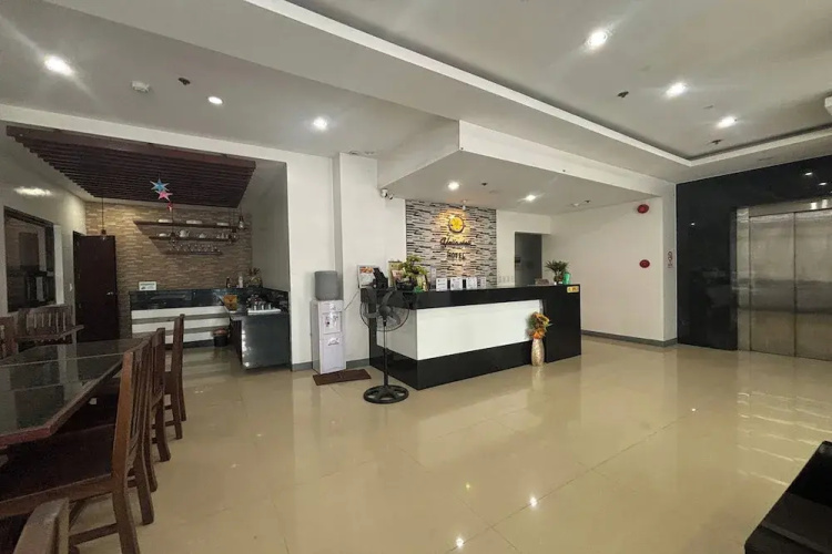 Yellowbell Hotel