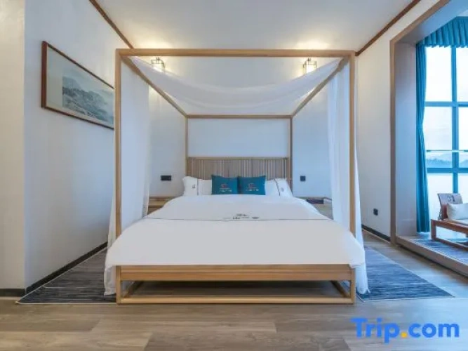 Standard Double room with balcony and with lake view