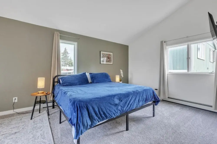 Apartment In Anchorage ~ 1.2 Miles from Downtown 2 Bedroom Apts by RedAwning