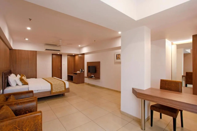 Hotel Dwarkamai