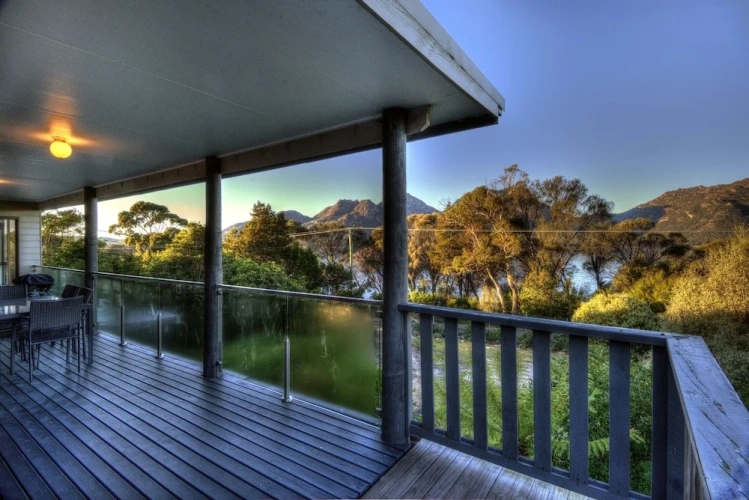 2 Bedrooms Apartment oceanfront