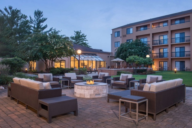 Courtyard Greenbelt photo 19
