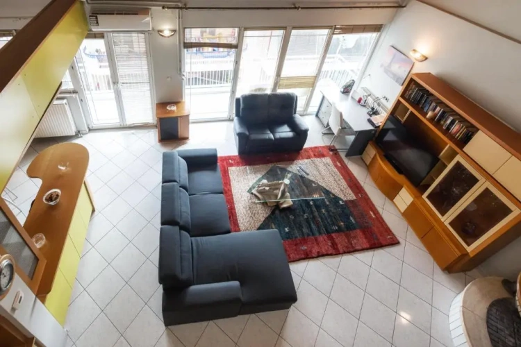 3 Bedrooms Apartment