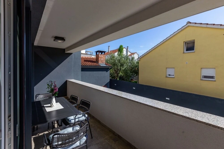 2 Bedrooms Apartment with balcony