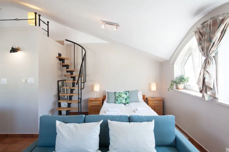 2 Bedrooms Apartment with city view
