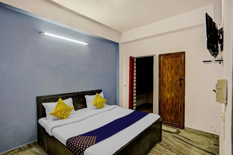 Economy Triple room