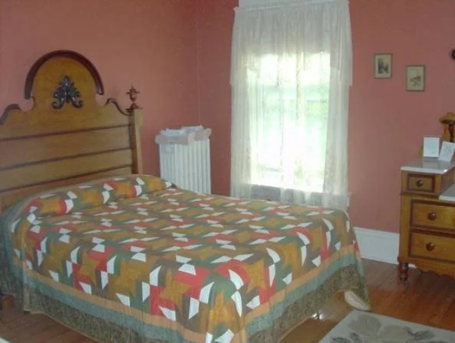 Spillett House B & B