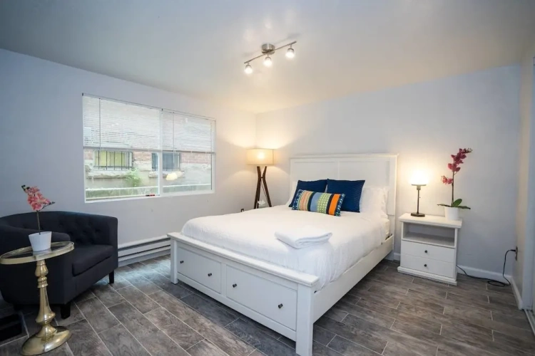 1 Bedroom Apartment