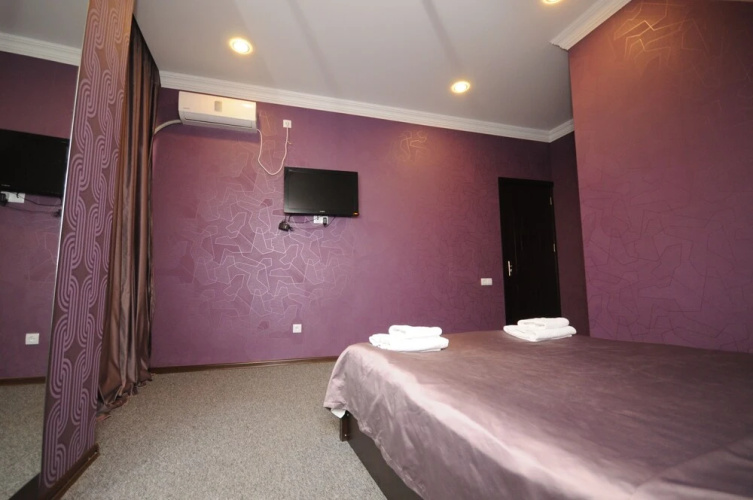 Hotel 7 Rooms