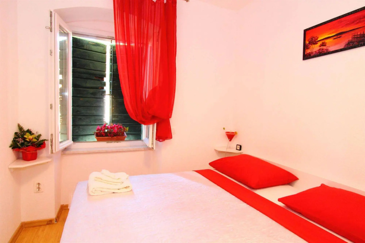Nirvana Rooms & Apartments