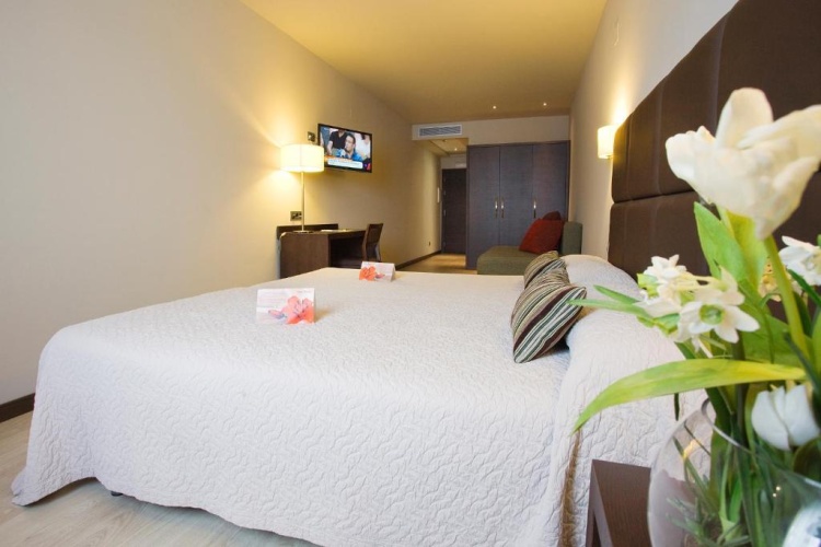 Triple room