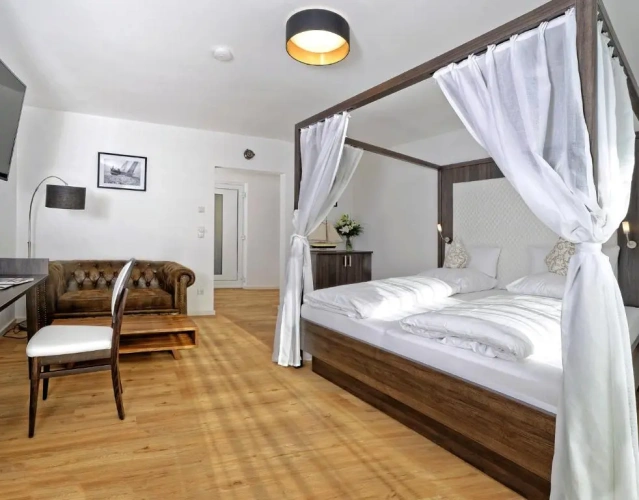 Double Suite with balcony and with lake view