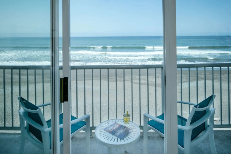 Beachfront Inn