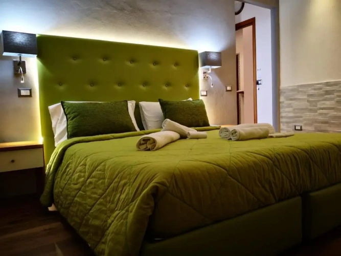Standard Triple room