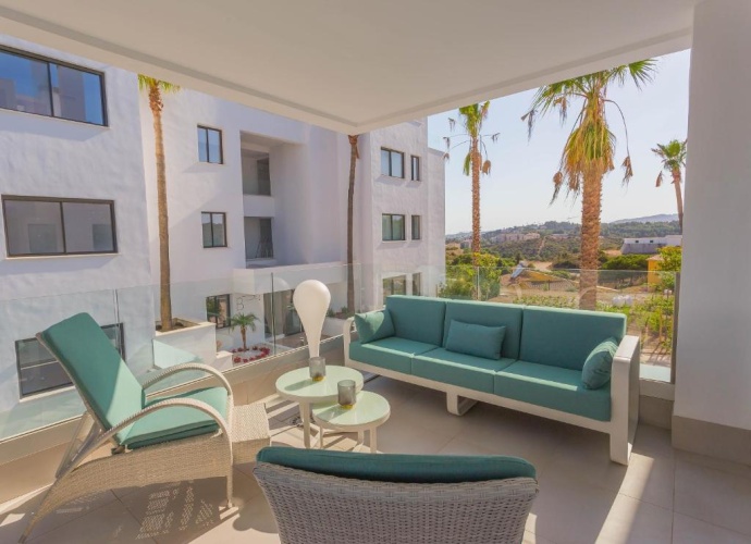 2 Bedrooms Apartment