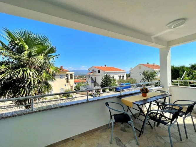 2 Bedrooms Apartment