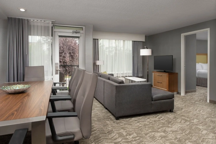 1 Bedroom Suite