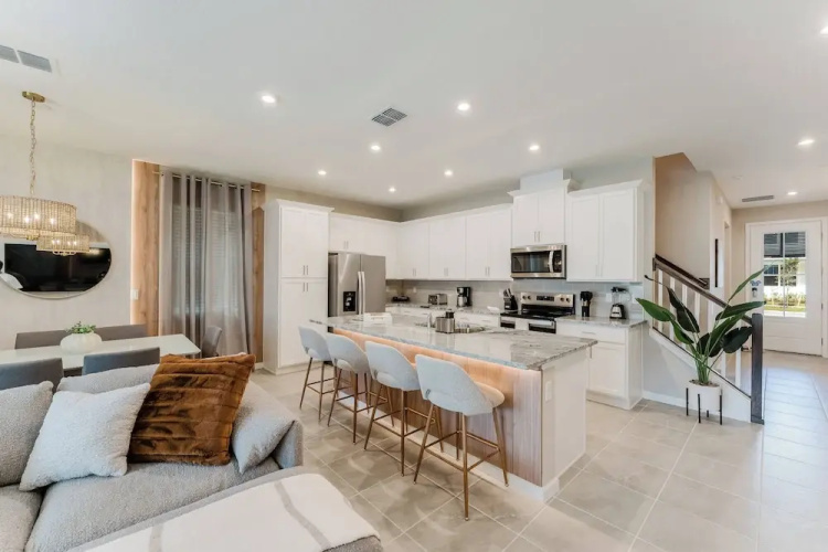 Themed 6BR Solara Near Disney Pool Summerkitchen