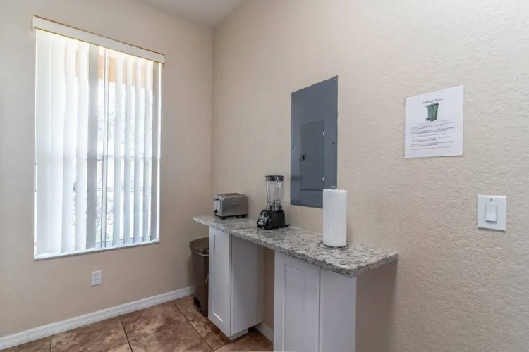 402 Regal Palms