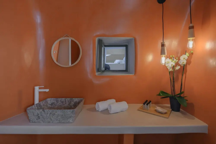 Elements Cave Suites