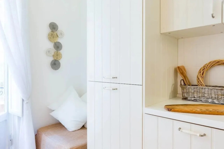 Pantheon Luxury Gold Apartment
