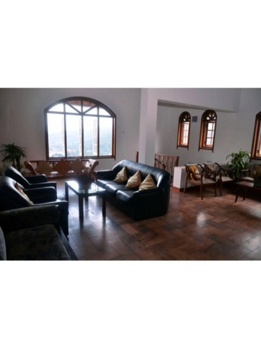 Vista Kandyan Crown