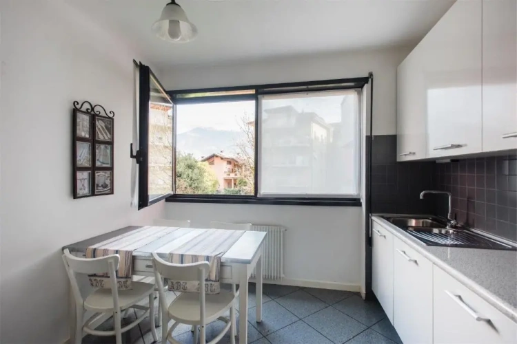 3 Bedrooms Apartment