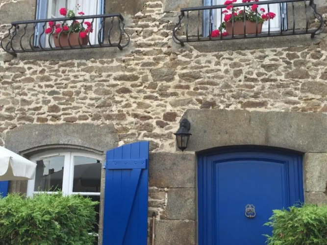 2 Bedrooms Cottage