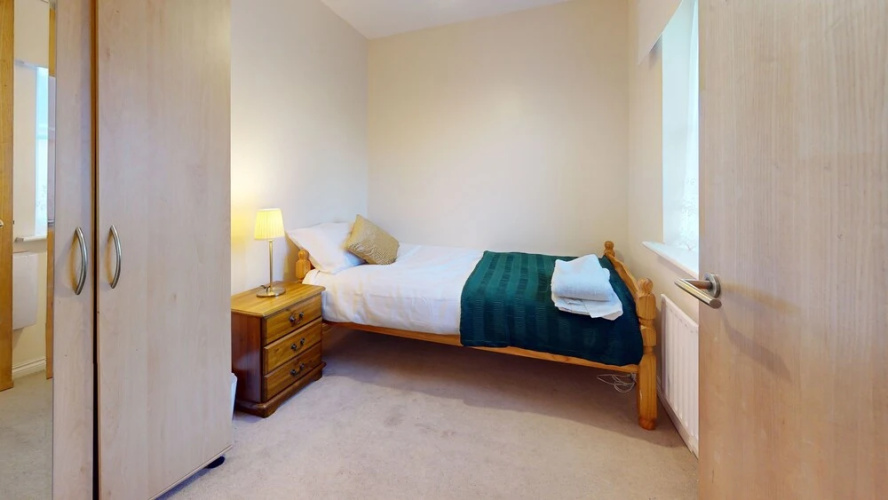 Impeccable 4-bed House in London