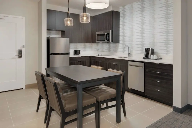 1 Bedroom Suite