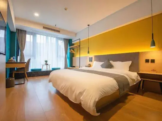 Change Hotel