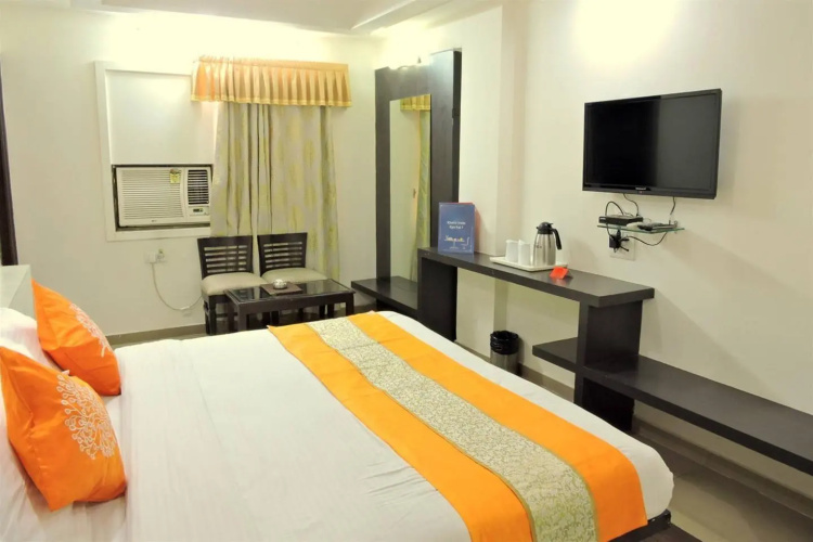 OYO 5839 Hotel Mohit Regency