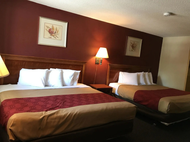 Red Carpet Inn Norwalk