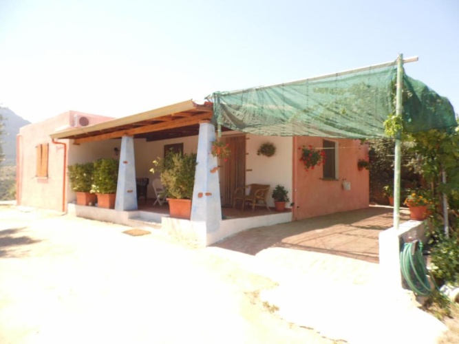 2 Bedrooms Cottage