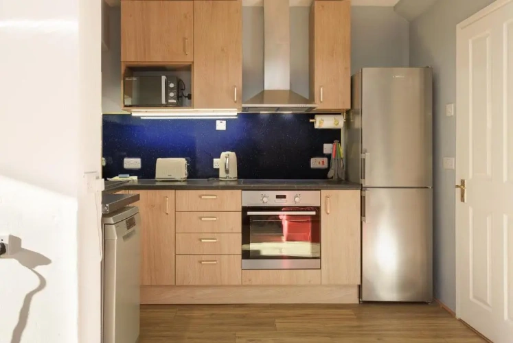 4 Bedrooms Cottage