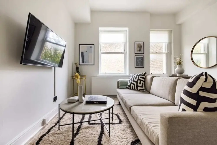 2 Bedrooms Apartment