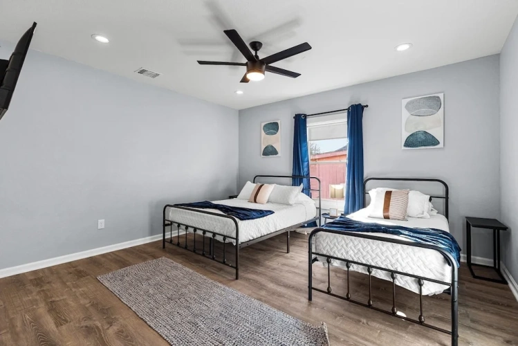 4 Bedrooms Cottage
