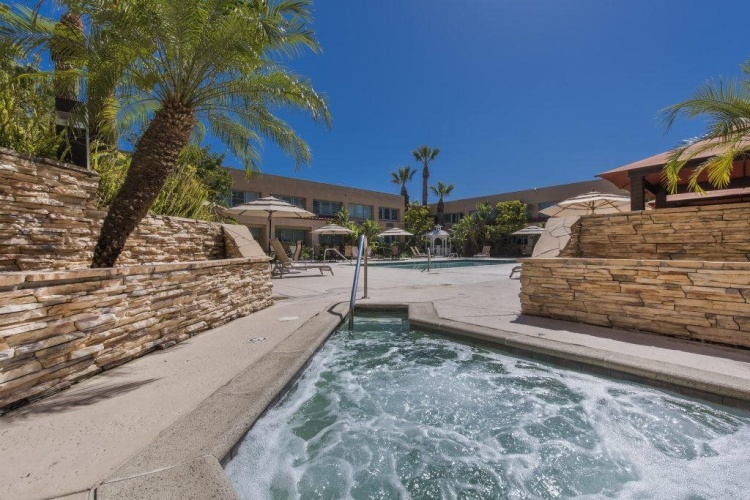 Grand Vista photo 15