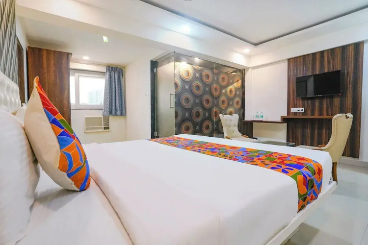 Fabhotel Arsh Executive Inn