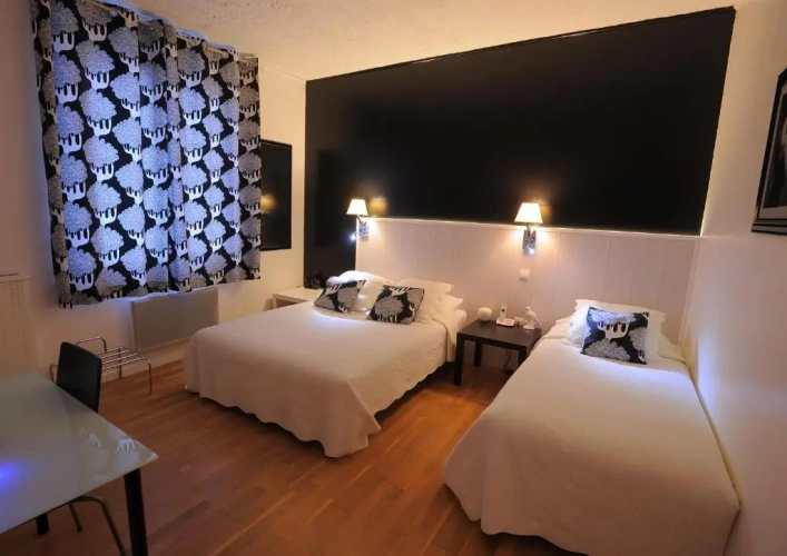 Standard Triple room