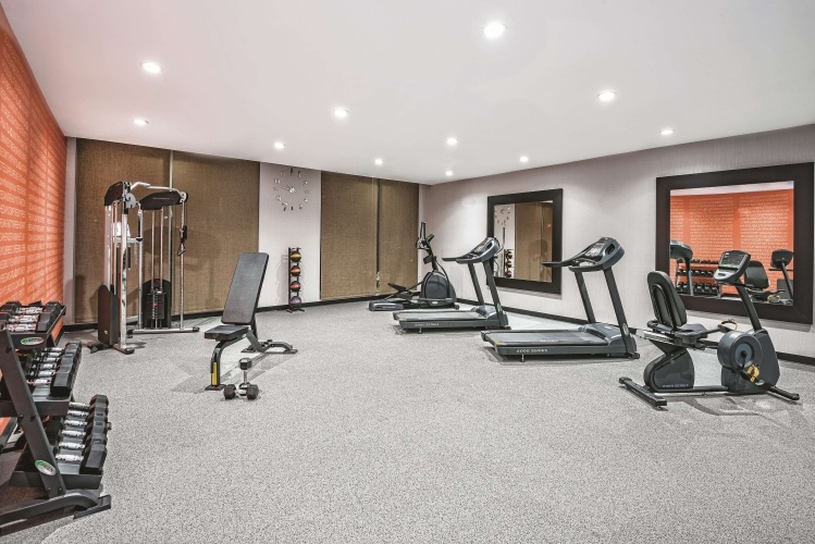 La Quinta Inn & Suites Dallas Grand Prairie North photo 16