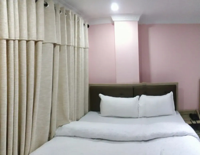 Hotel Samrajya