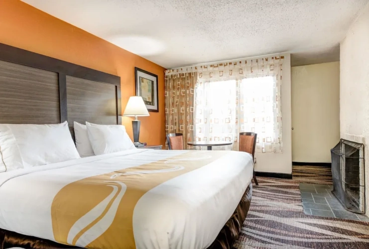 Standard Double room with balcony and with mountain view