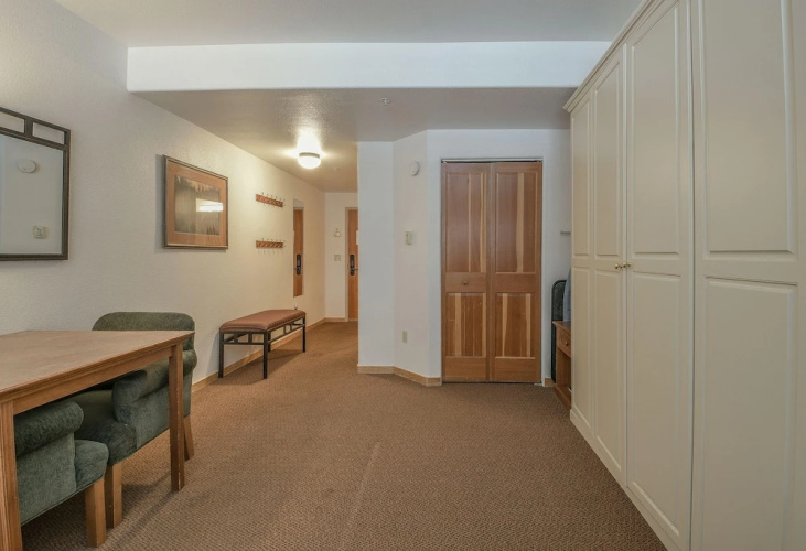 Gateway Lodge 5031